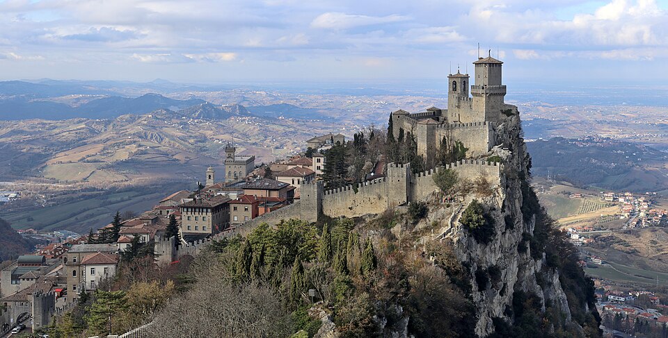 reis-eSIM databundels voor San Marino